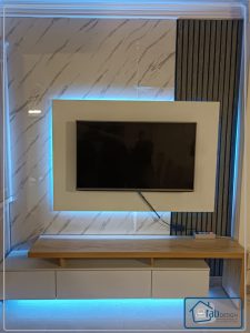 86 225x300 - اجرای تی وی وال با میز دو تکه